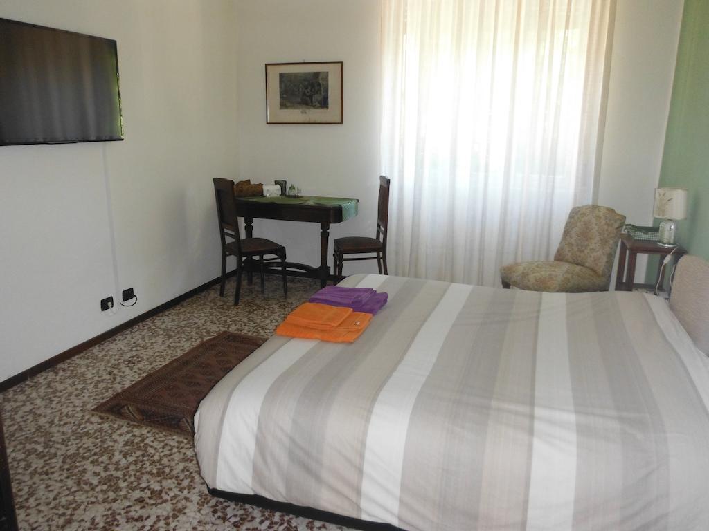 Green Quercia Apartment Como Room photo